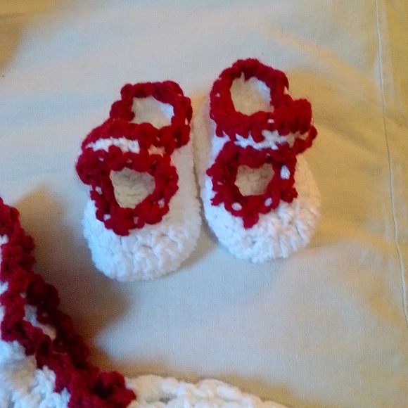 Baby's 1st Christmas dress and Mary Janes - Picture 3 of 9